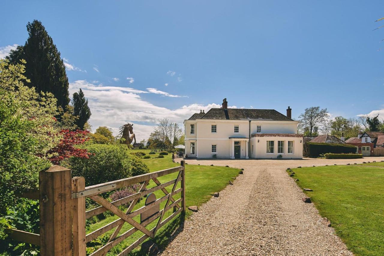 Equestrian Manor Villa Upton upon Severn Exterior foto